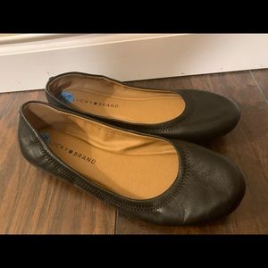 Black comfy flats